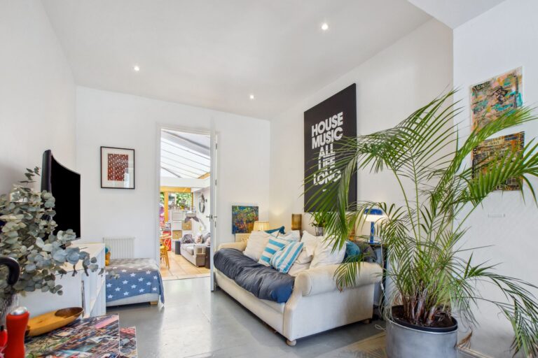 images of property on Nasmyth Street