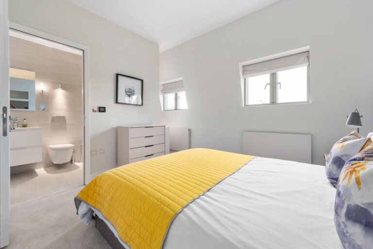images of property on Horticultural Place