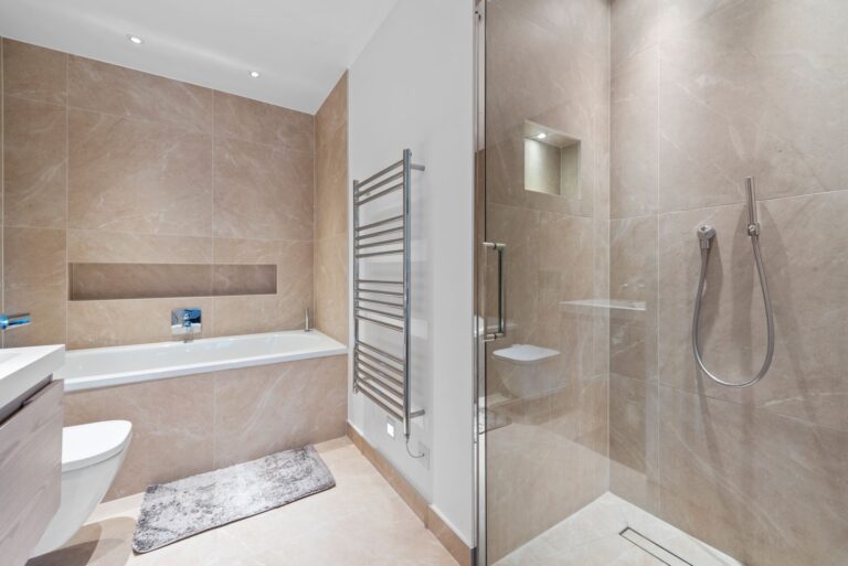 images of property on Horticultural Place