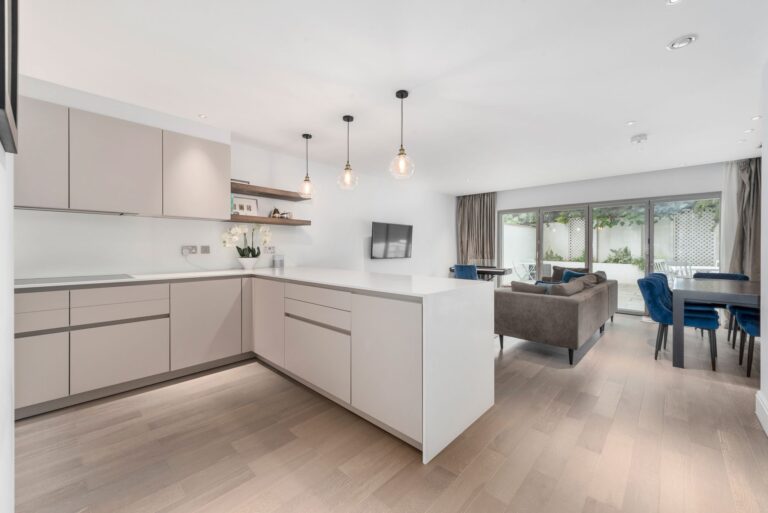 images of property on Horticultural Place