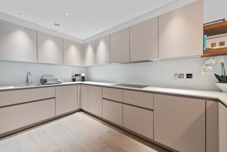 images of property on Horticultural Place