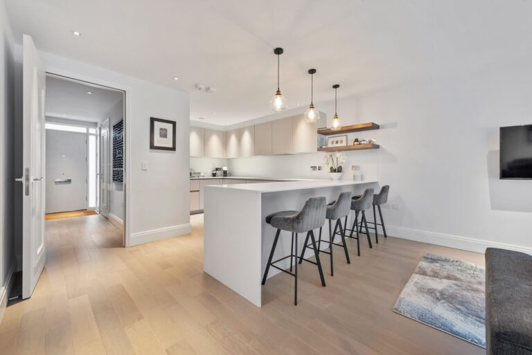 images of property on Horticultural Place