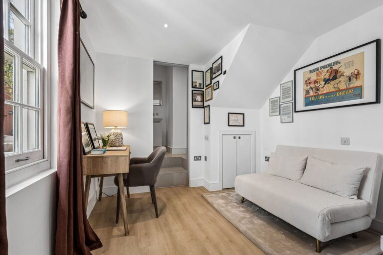 images of property on Brackenbury Road