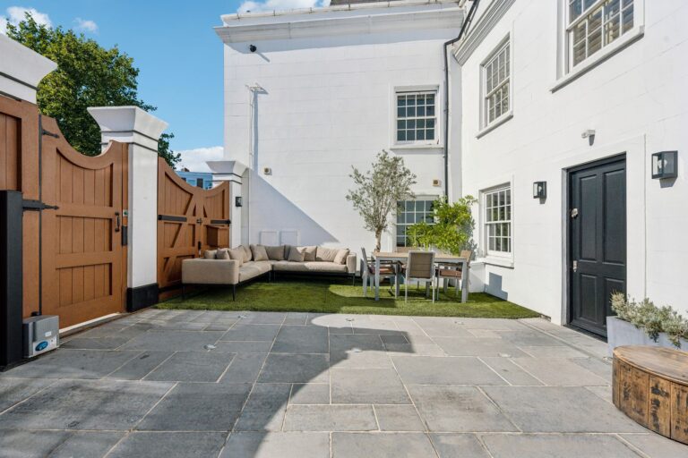 images of property on Brackenbury Road