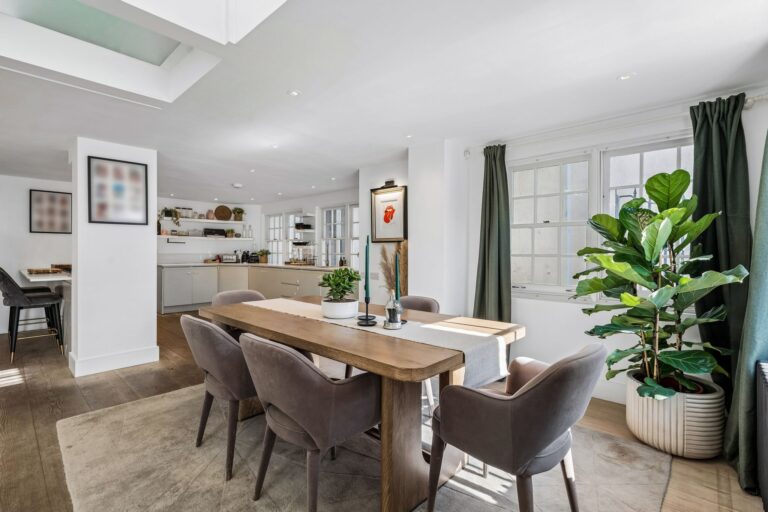 images of property on Brackenbury Road