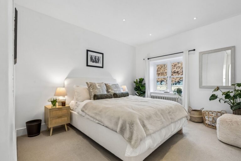 images of property on Brackenbury Road