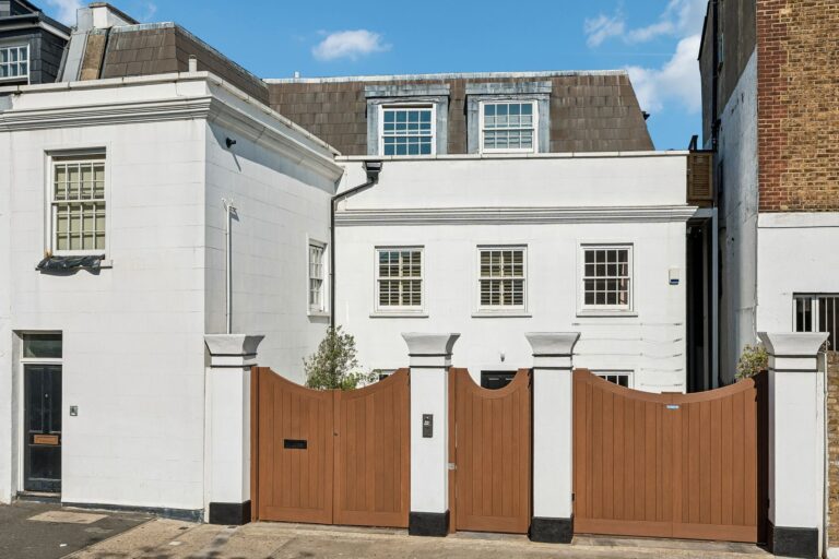 images of property on Brackenbury Road