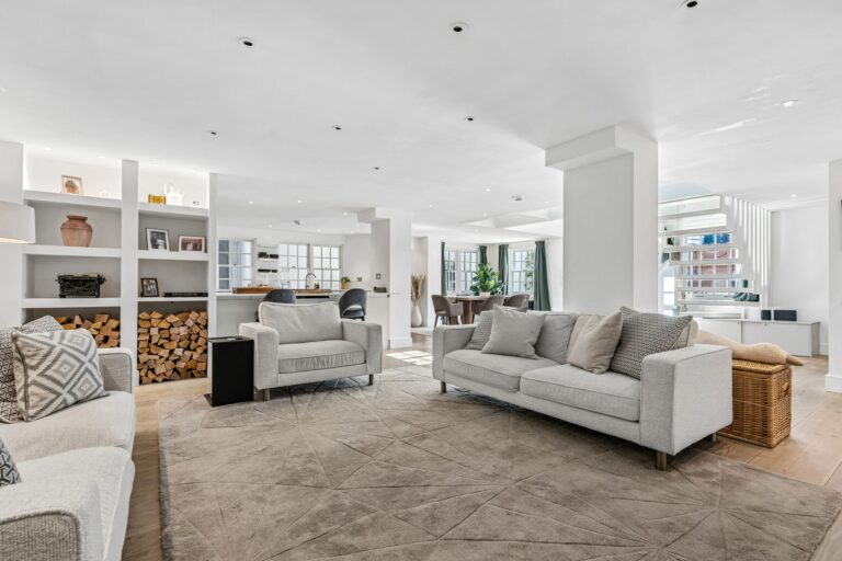 images of property on Brackenbury Road