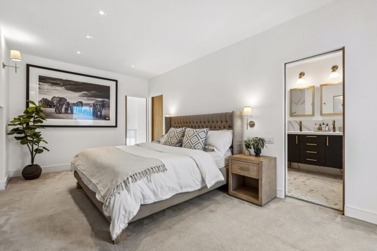 images of property on Brackenbury Road