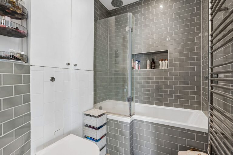 images of property on Brackenbury Road