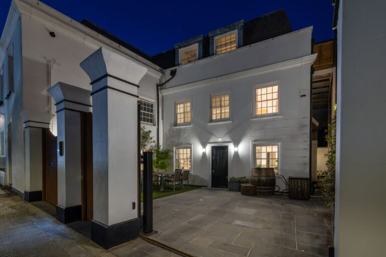 images of property on Brackenbury Road
