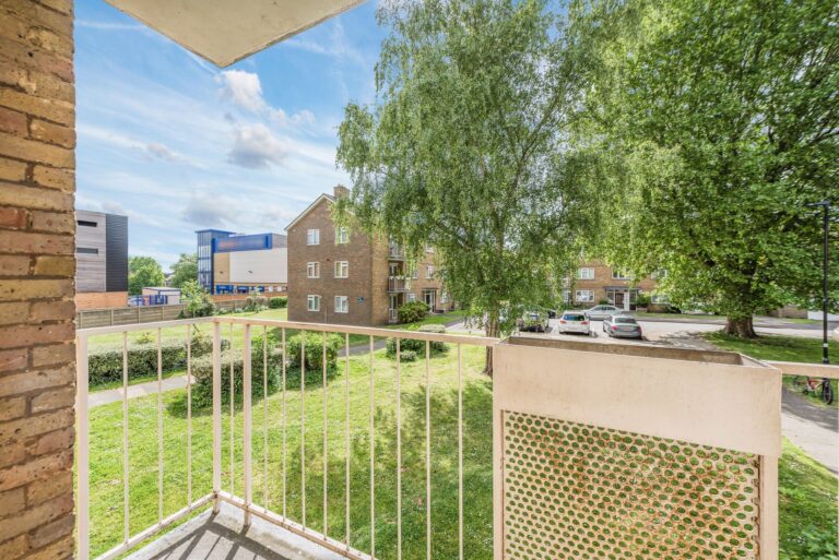images of property on Beaconsfield Close