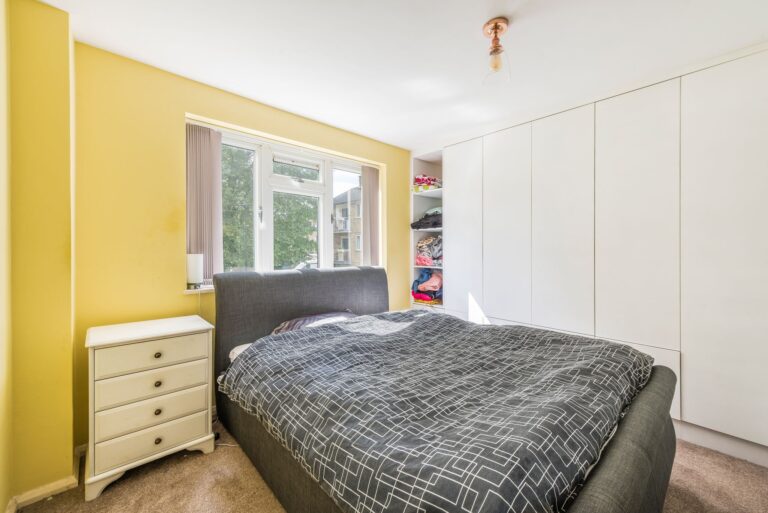 images of property on Beaconsfield Close