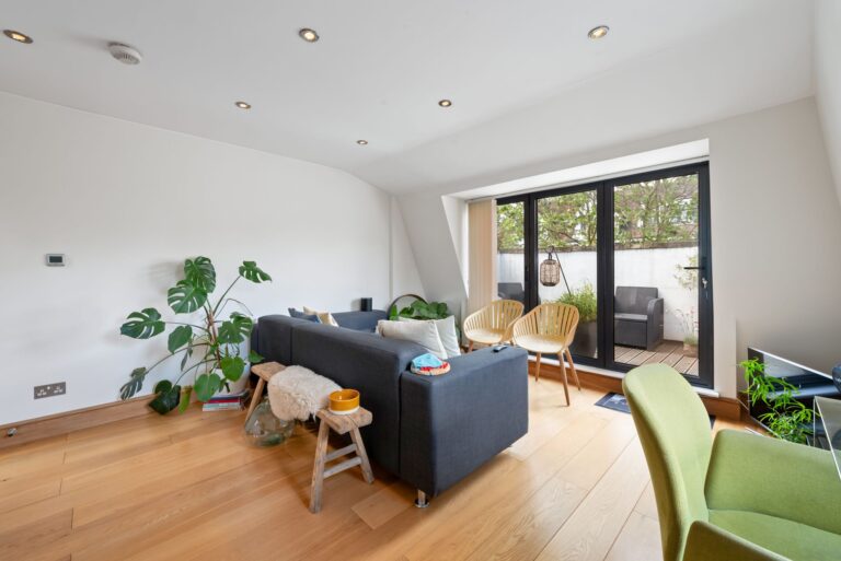 images of property on King Street
