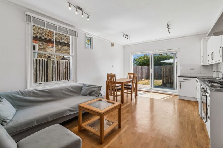 images of property on Jeddo Road