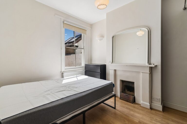 images of property on Cobbold Road