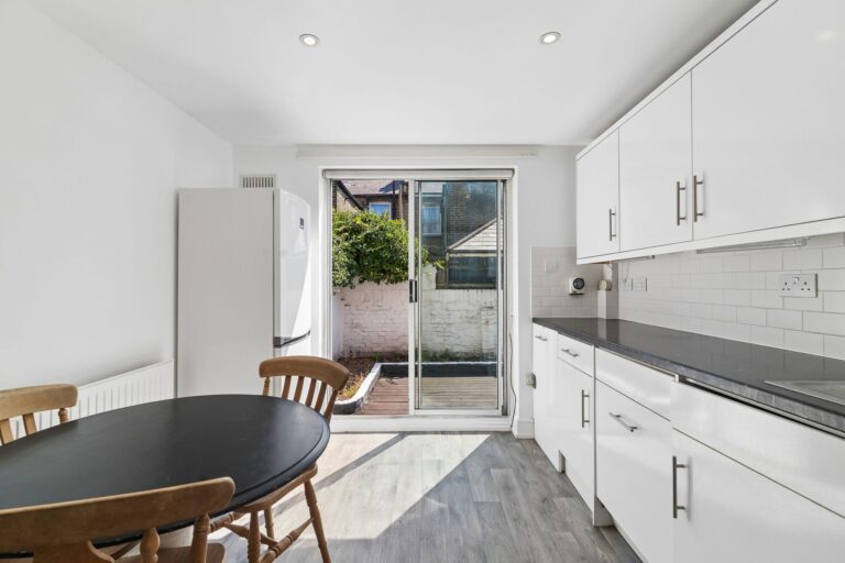 images of property on Cobbold Road