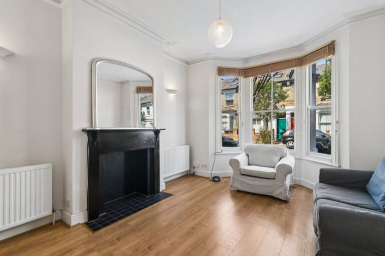 images of property on Cobbold Road