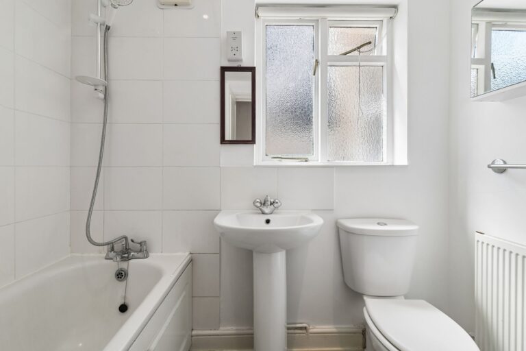 images of property on Cobbold Road