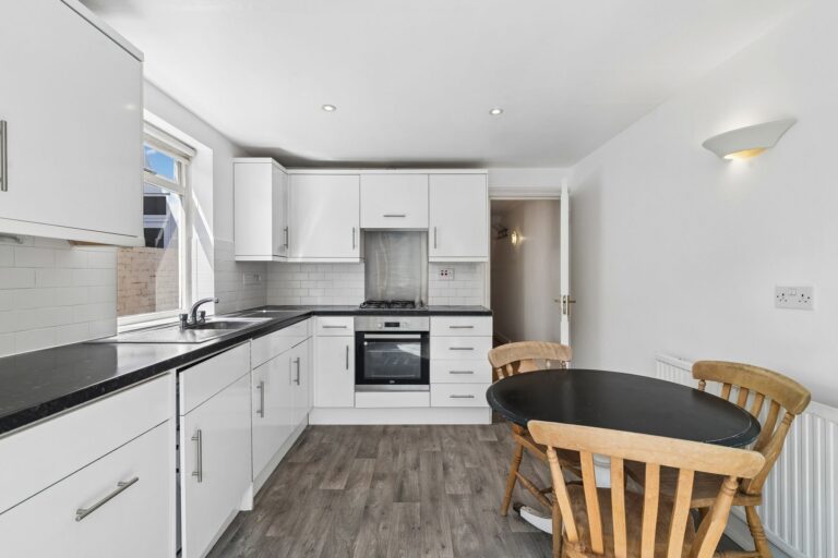 images of property on Cobbold Road
