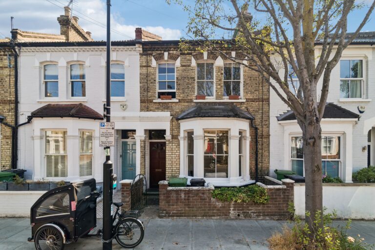 images of property on Cobbold Road