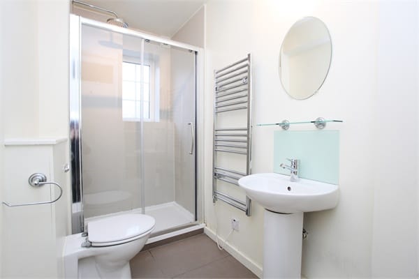 images of property on Goldhawk Road
