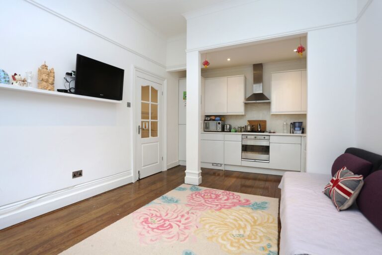 images of property on Hammersmith Grove