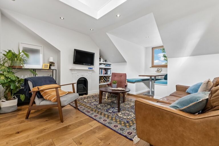 images of property on Goldhawk Road