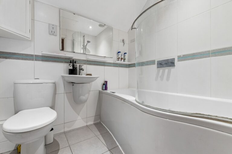 images of property on Goldhawk Road