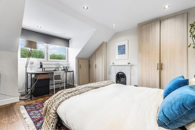 images of property on Goldhawk Road