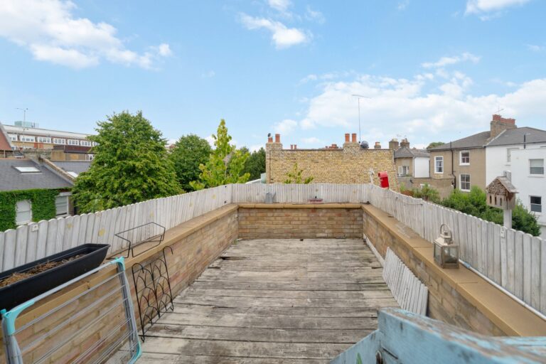 images of property on Rockley Road
