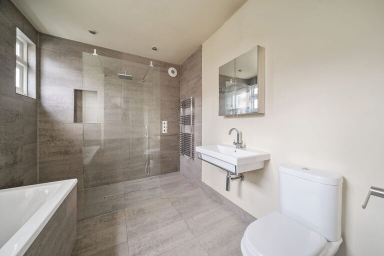 images of property on Rockley Road