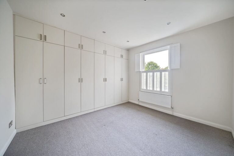 images of property on Rockley Road