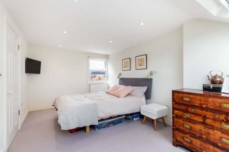 images of property on Weston Road