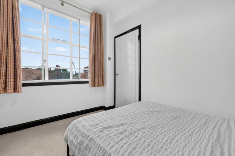 images of property on Hamlet Gardens