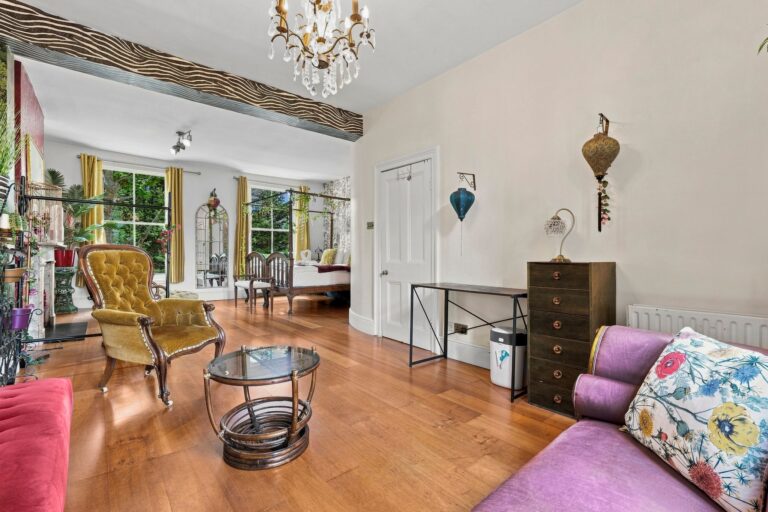 images of property on Mall Road