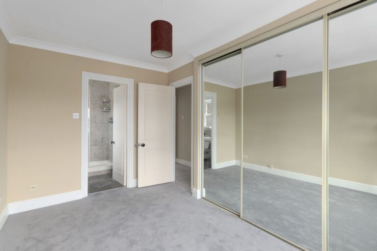 images of property on Lower Mall