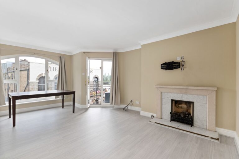 images of property on Lower Mall