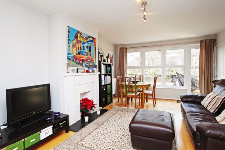 images of property on Ashchurch Grove