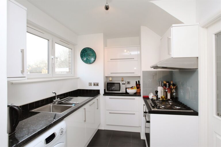 images of property on Ashchurch Grove