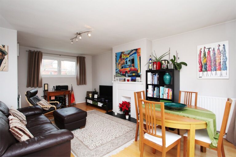 images of property on Ashchurch Grove