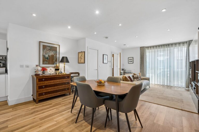 images of property on Greenside Road
