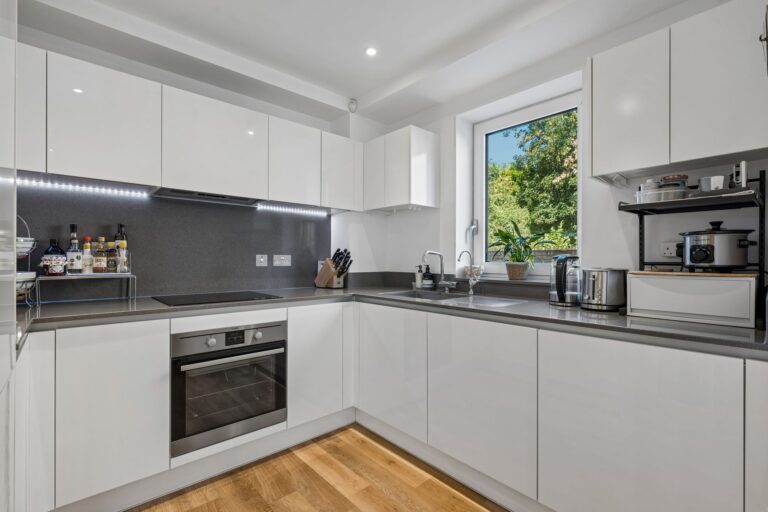 images of property on Greenside Road