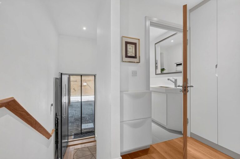 images of property on Greenside Road