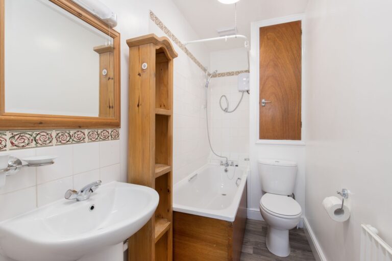 images of property on Goldhawk Road