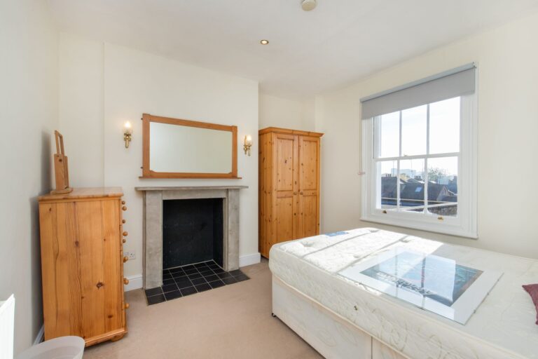 images of property on Goldhawk Road