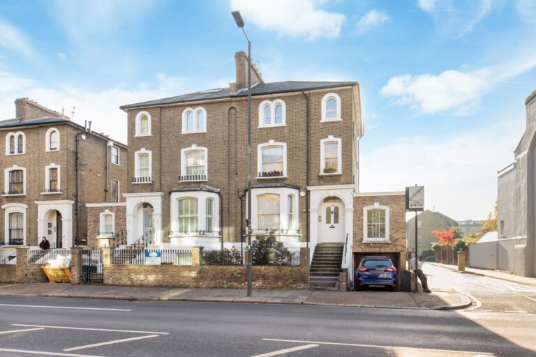 images of property on Goldhawk Road