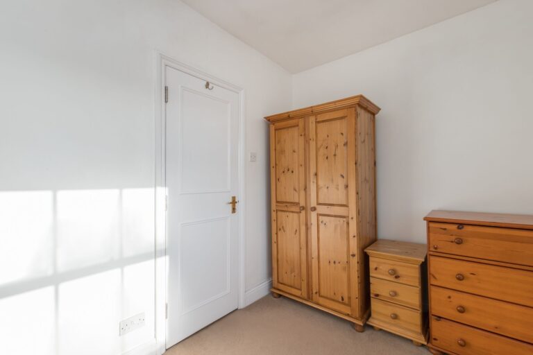 images of property on Goldhawk Road