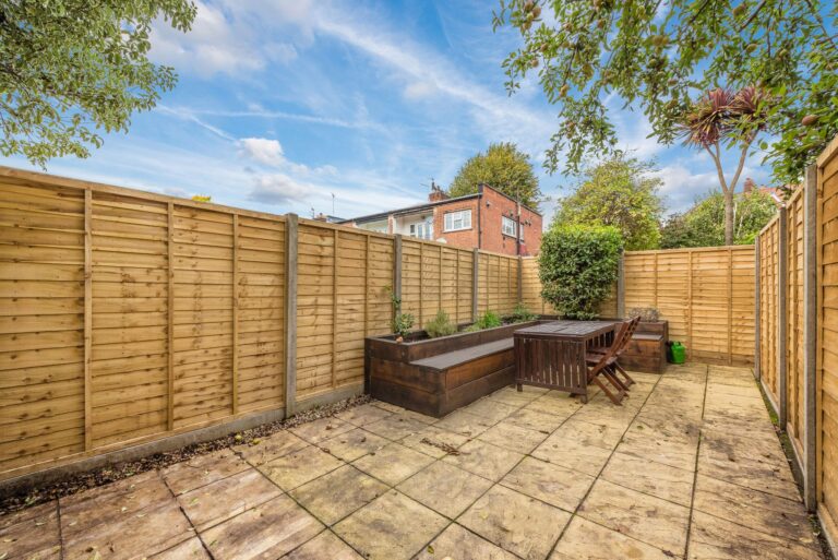 images of property on Ravenscroft Road