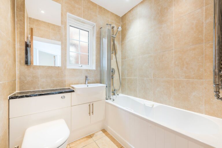 images of property on Ravenscroft Road